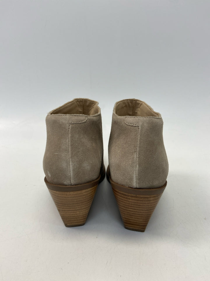 Seychelles  Size 8.5 Cream Suede Boots