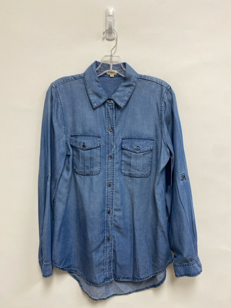 NWT Cremieux Size M Blue Chambray Button Down Ladies Top