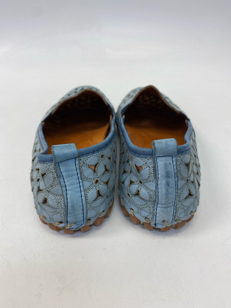 Spring Step  Size 37 Turquoise Cutout Flats