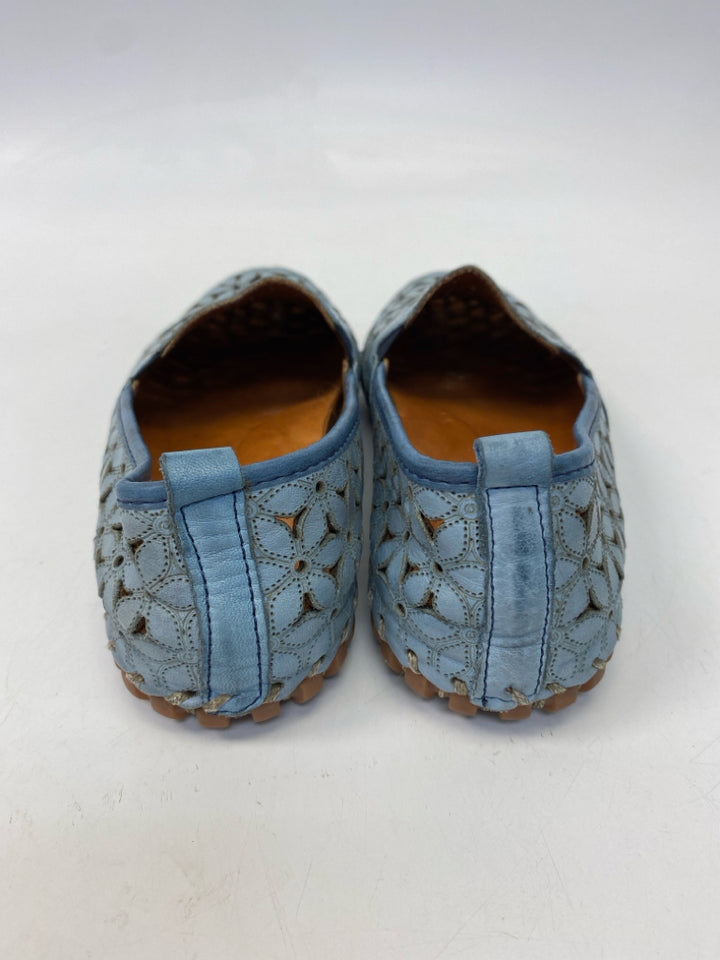 Spring Step  Size 37 Turquoise Cutout Flats