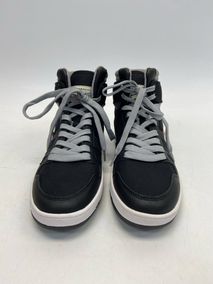 NWOT Levi Size 8 Black Gray Lace-Up Men&