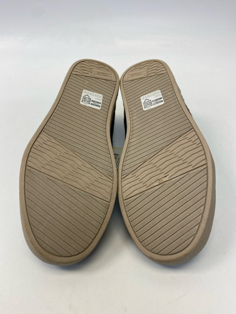 NWT Toms Size 7 Gray Herringbone Men&