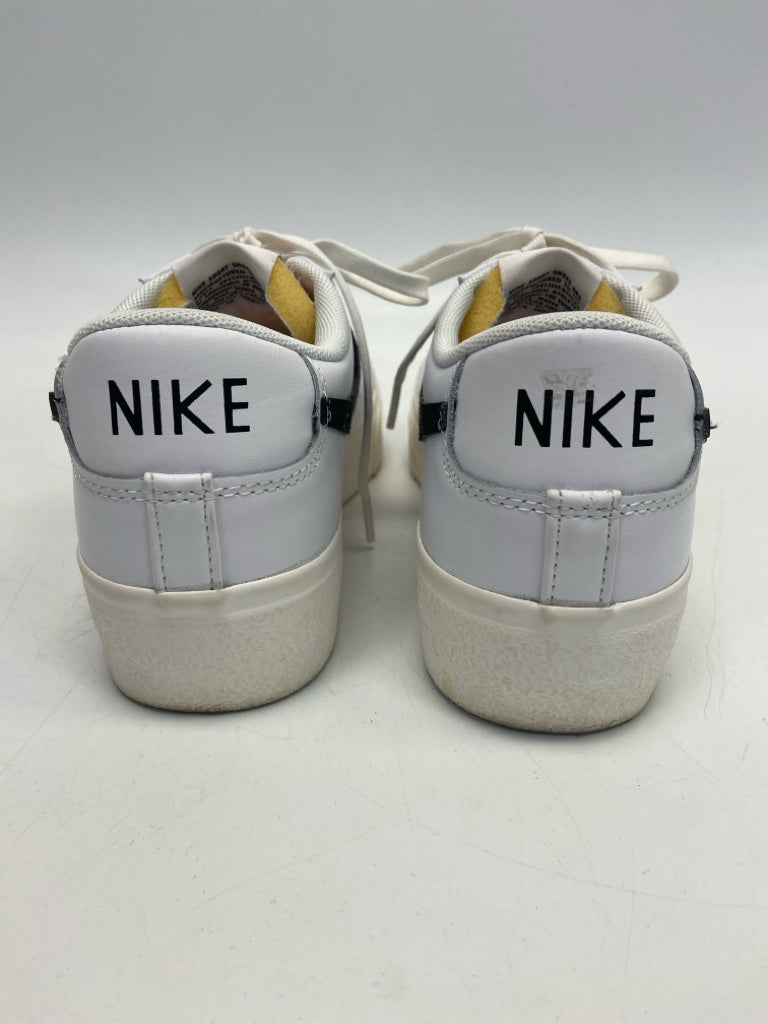 Nike  Size 9.5 White Black Lace-up Sneakers