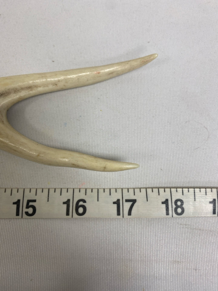 TWINE &amp; TWIG Tan White Bone Necklace