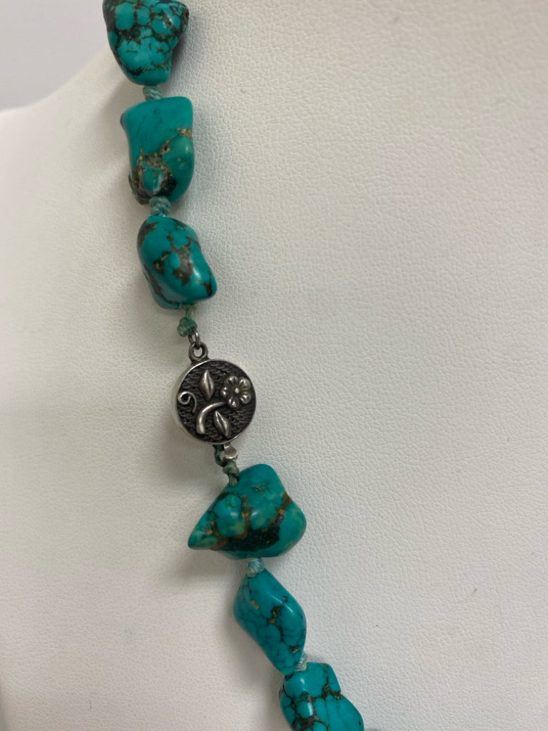 Turquoise Silver Stones Necklace
