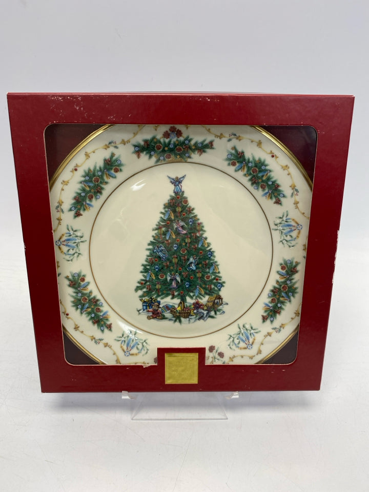 Lenox Cream Green/Multi Christmas Decorative Plate