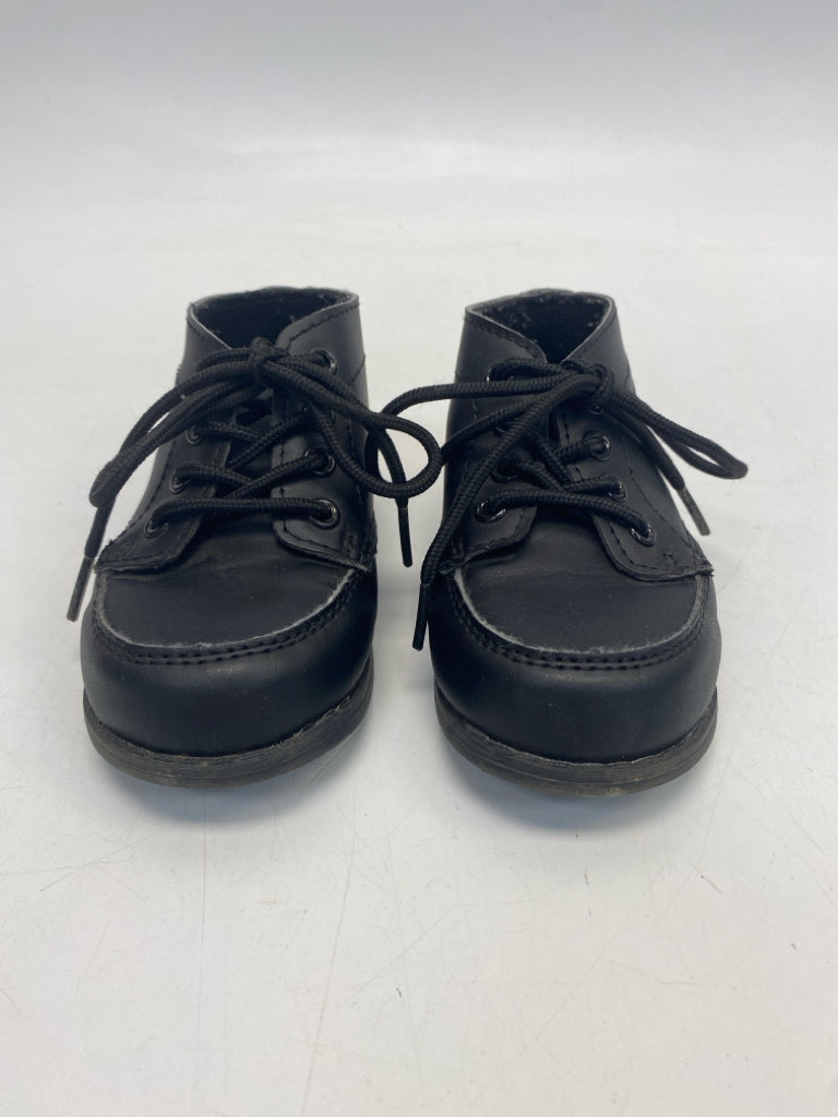 SIZE 5 Black Lace-Up Boy&