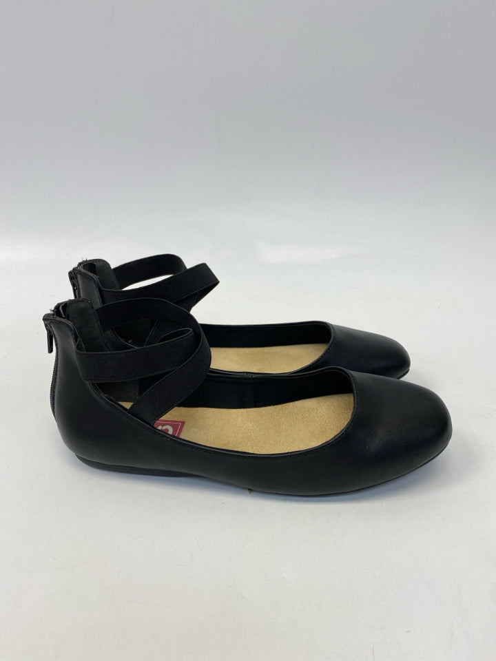 Size 8 Black Flats