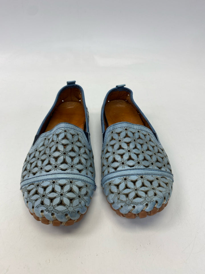 Spring Step  Size 37 Turquoise Cutout Flats