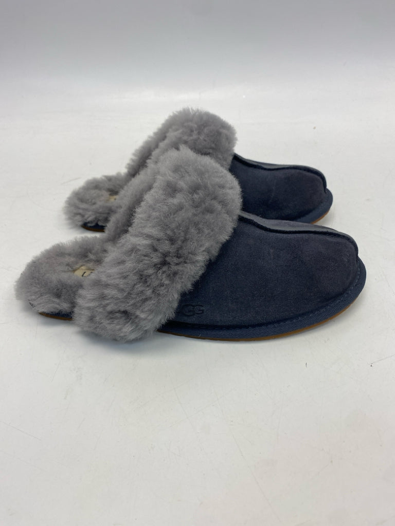 UGG US Shoe Size 6 Gray Slippers