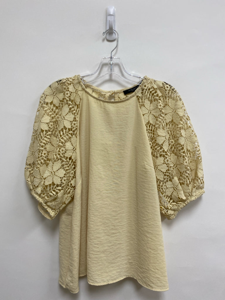 Andrew Marc Size L Beige Ladies Top
