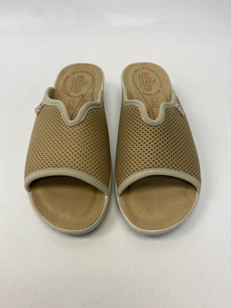 Fly Flot  Size 38 Cream Sandals