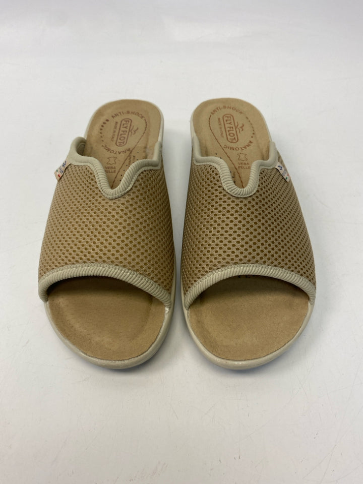Fly Flot  Size 38 Cream Sandals