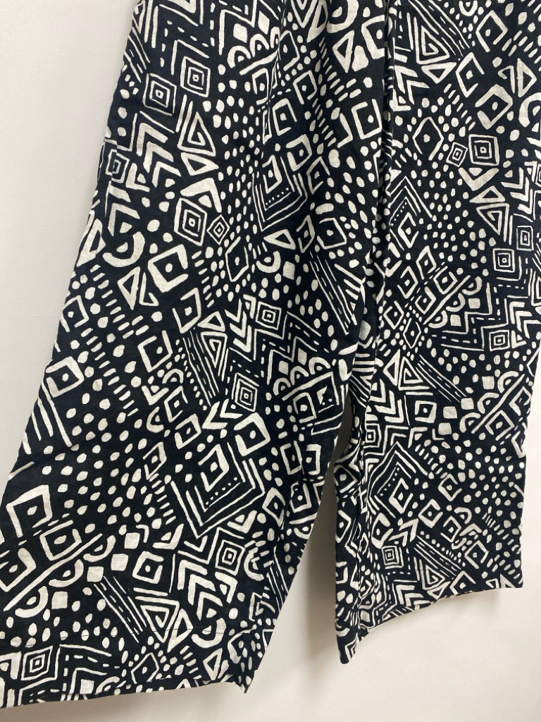 Tahari Size M Black White Print Linen Ladies Pants