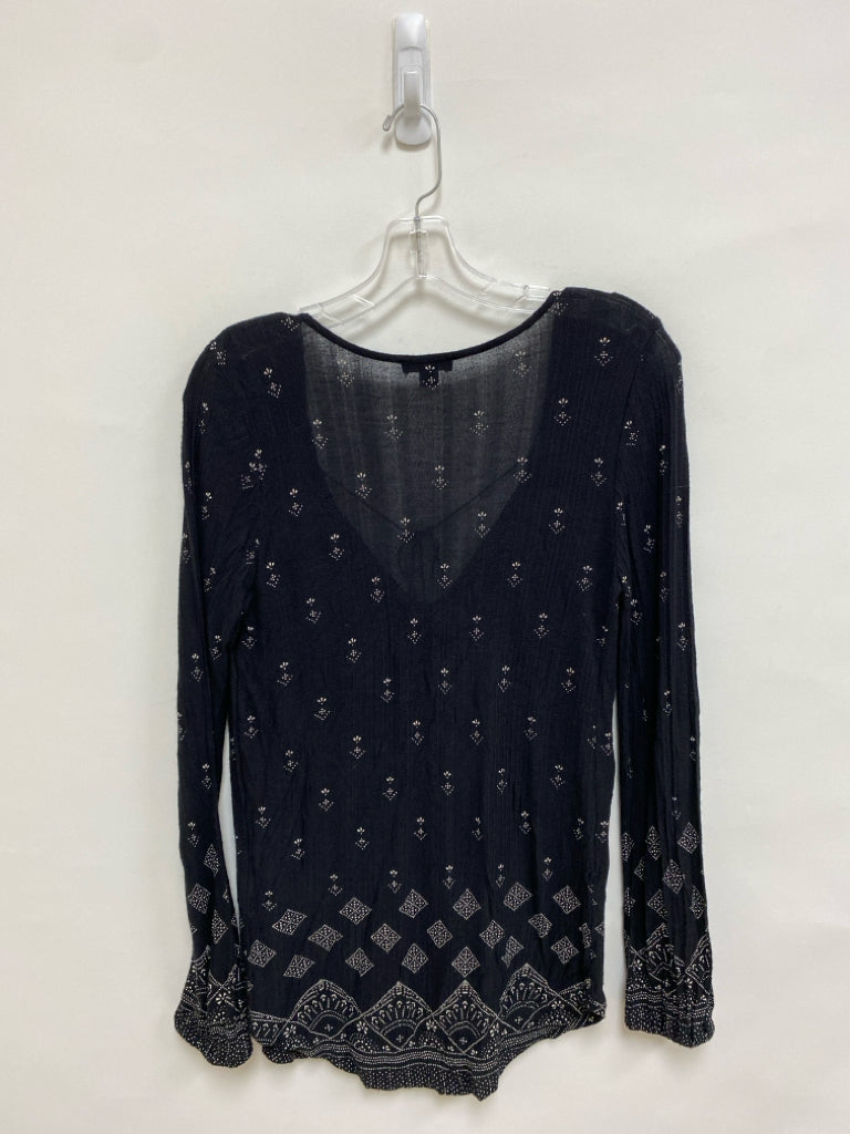 Lucky Brand Size XS Black Cream Assorted Print Ladies Top