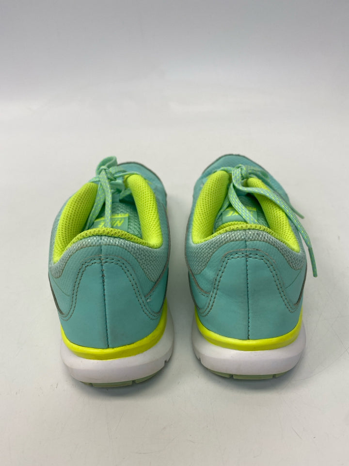 Nike  Size 7.5 Turquoise Lace-up Sneakers