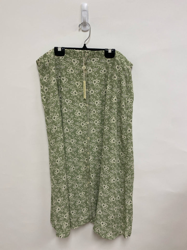 NWT Max Studio Size XL Sage Cream/Black Flowers Maxi Ladies Skirt