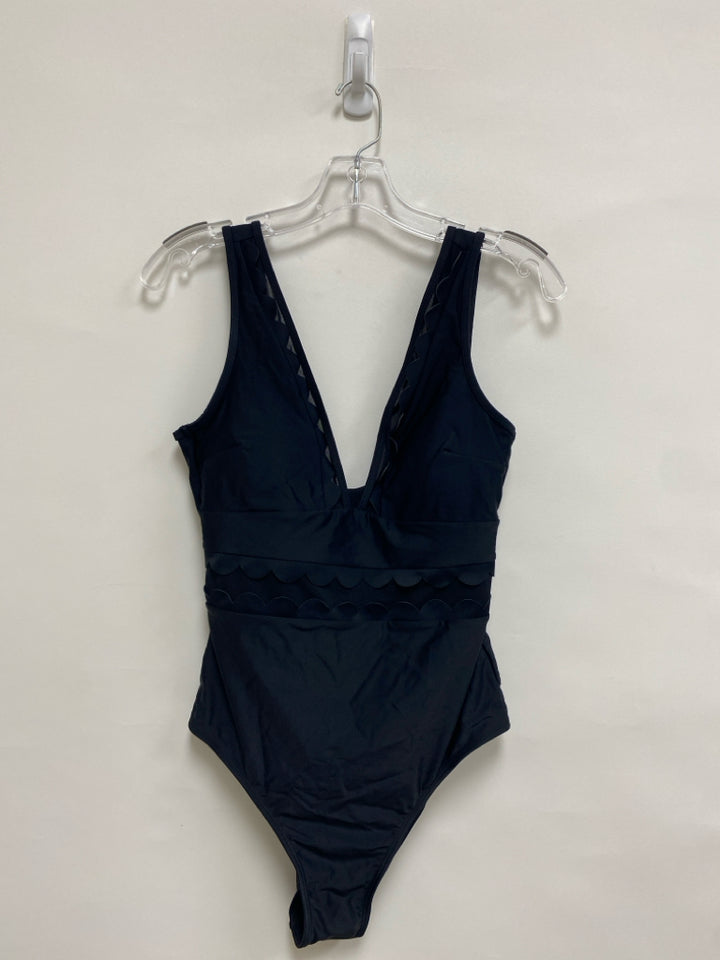 NWT Cupshe Size M Black Scalloped Ladies Swimwear