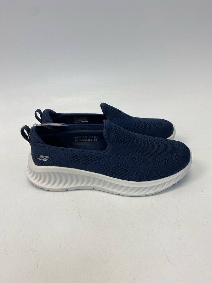 NWT Skechers US Shoe Size 7.5 Navy Sneakers