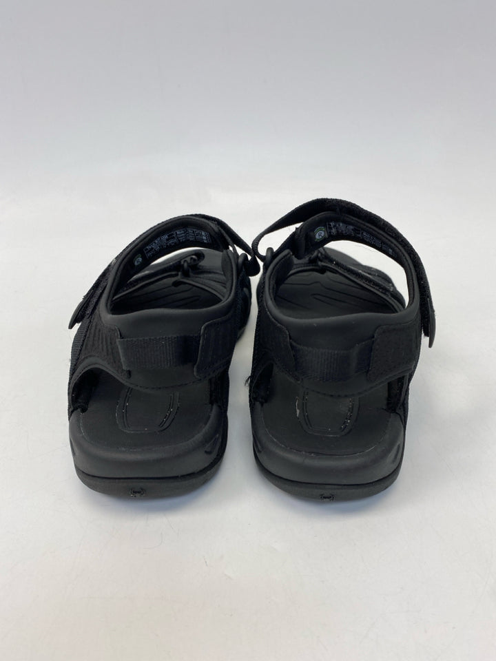 Teva  Size 9 Black Sandals