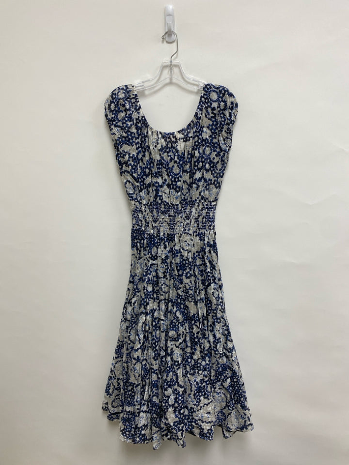 NWT philosophy Size L Black/Blue White/Gray Medallion Maxi Ladies Dress