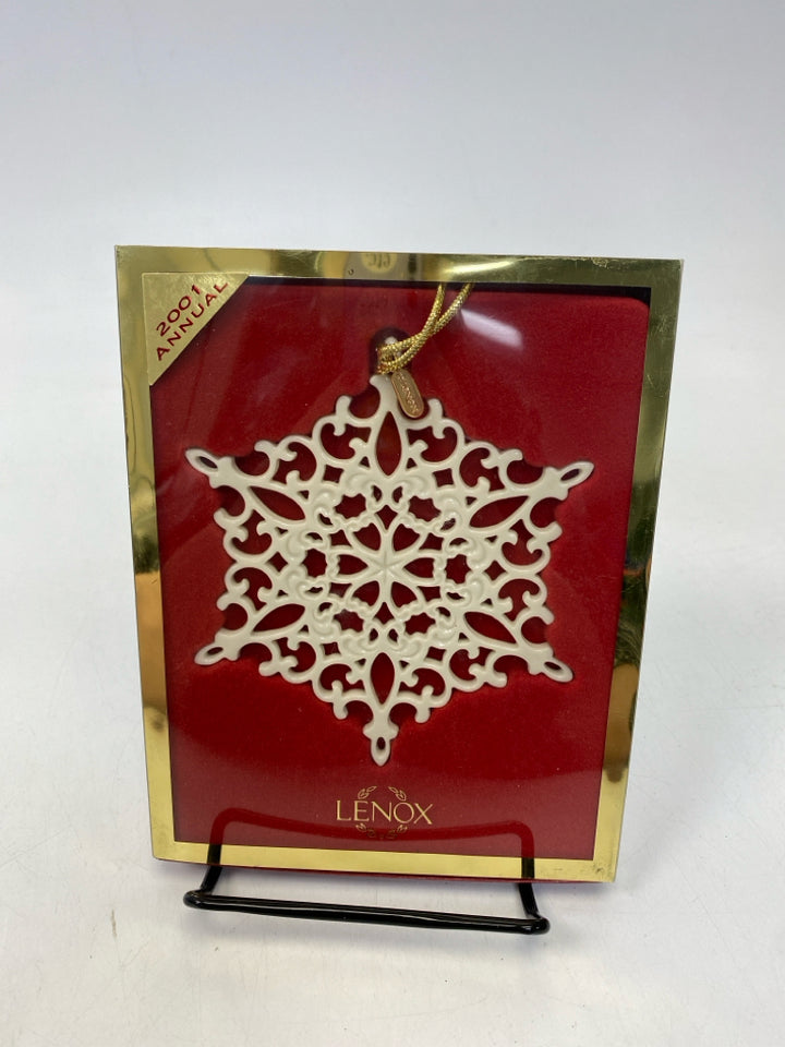 Lenox  Ornament Snowflake 2001