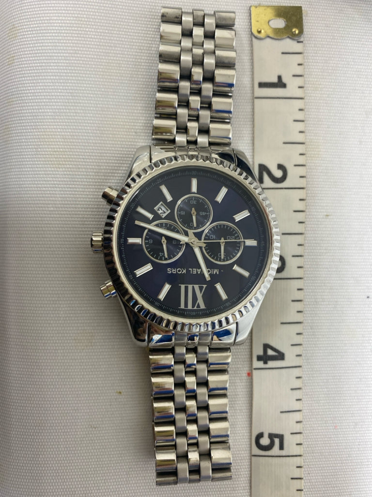 Michael Kors Silver Color Navy Stainless Men&