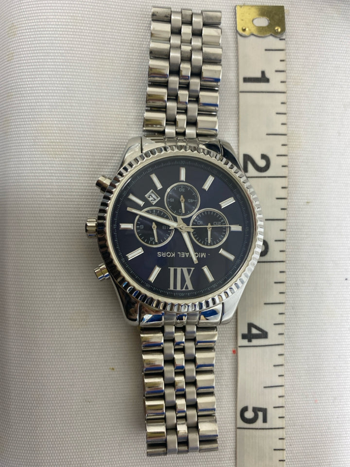 Michael Kors Silver Color Navy Stainless Men&