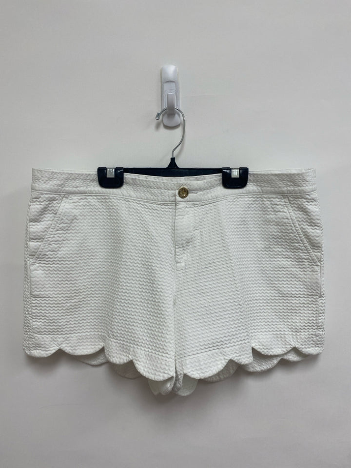 LILLY PULITZER Size 14 White Texture Ladies Shorts