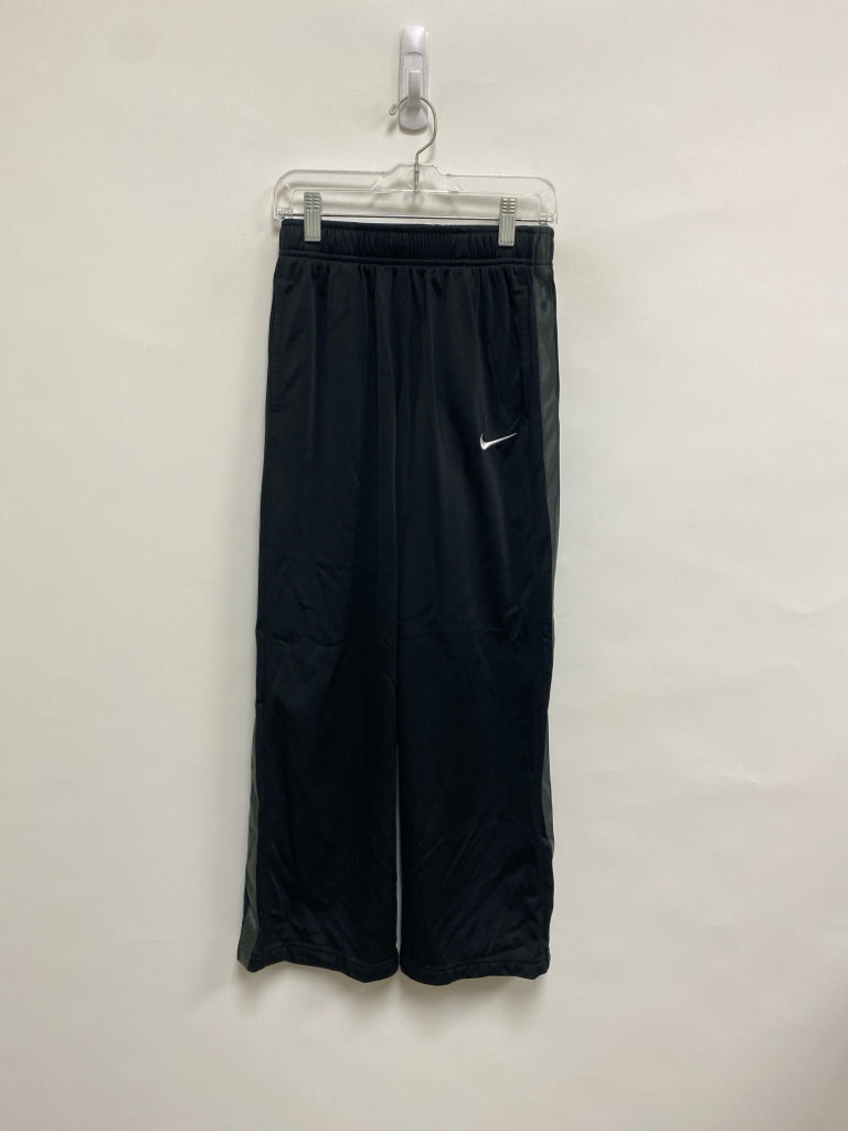 Nike SIZE M Black Boy&