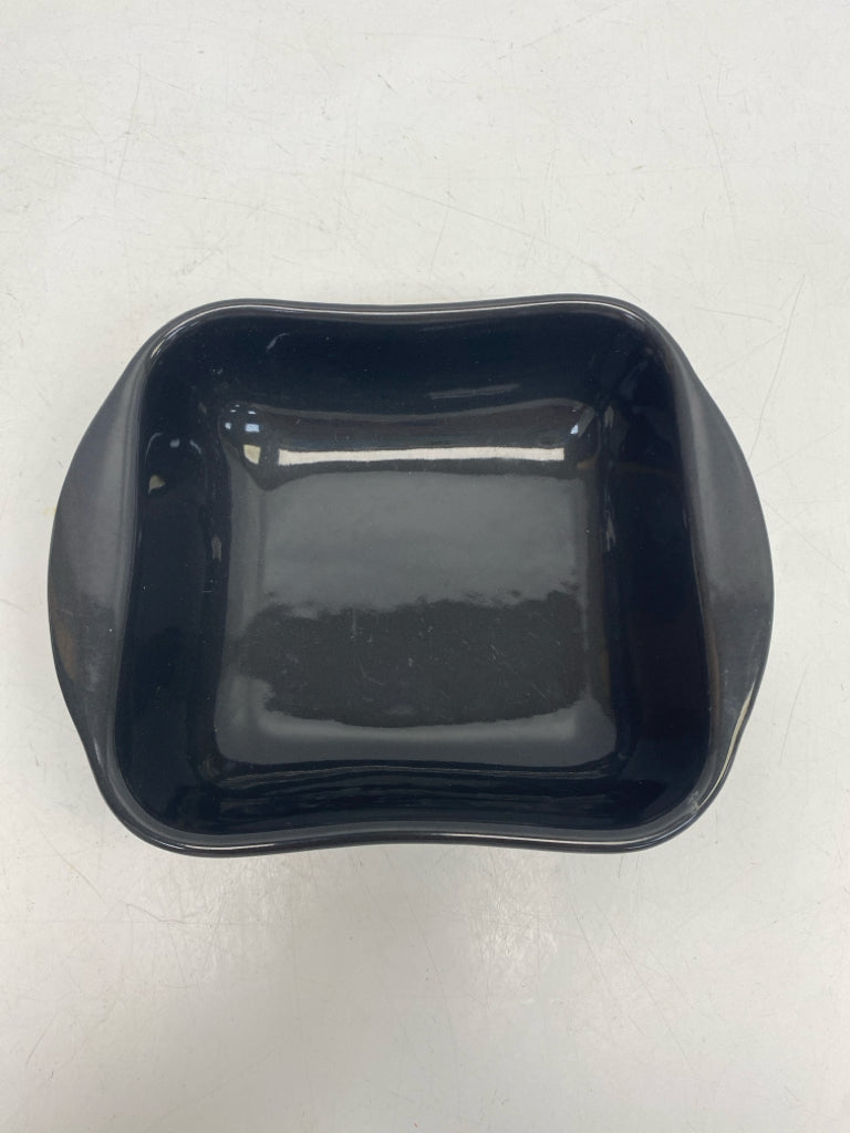 Gray Bakeware