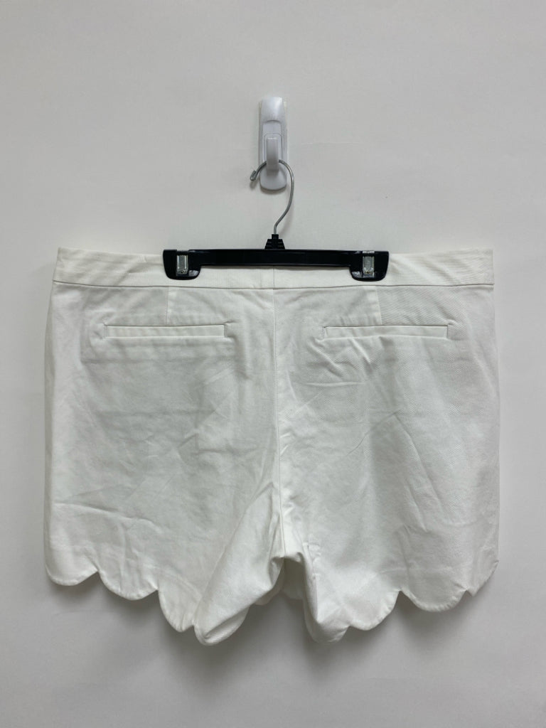 NWT LILLY PULITZER Size 12 White Ladies Shorts