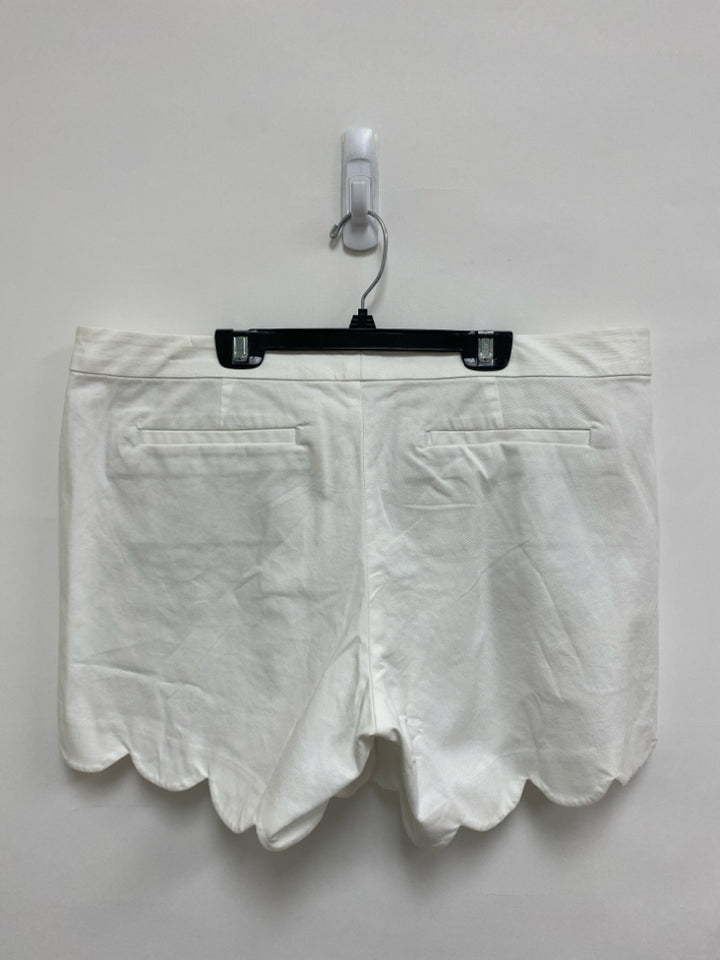 NWT LILLY PULITZER Size 12 White Ladies Shorts
