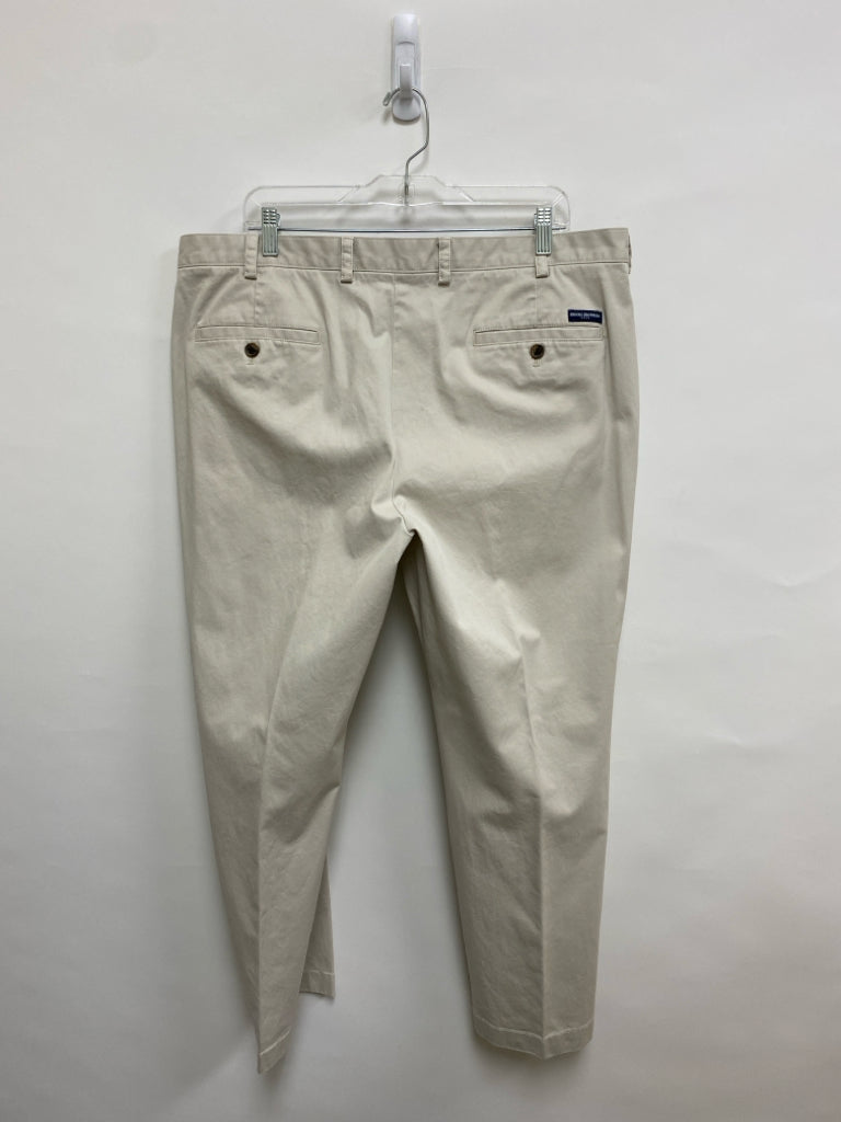 Brooks Brothers Size 40 Cream Men&