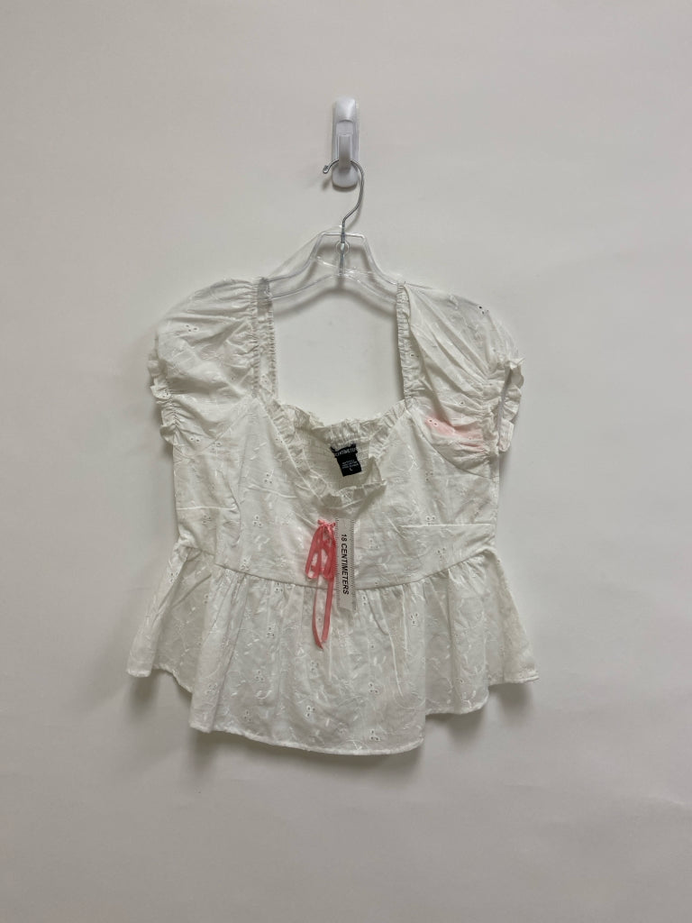NWT Size L White Flowers Embroidered Ladies Top