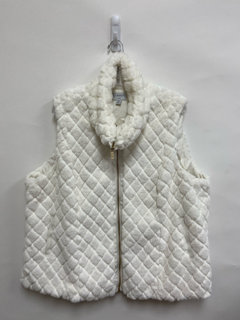 Carmen Marc Valvo Size 1X White Faux Fur Plus Size Vest