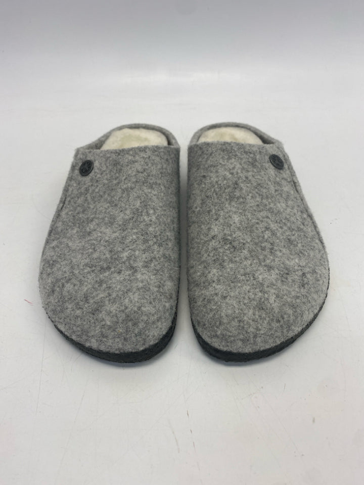 Birkenstock  Size 9 Gray Slippers