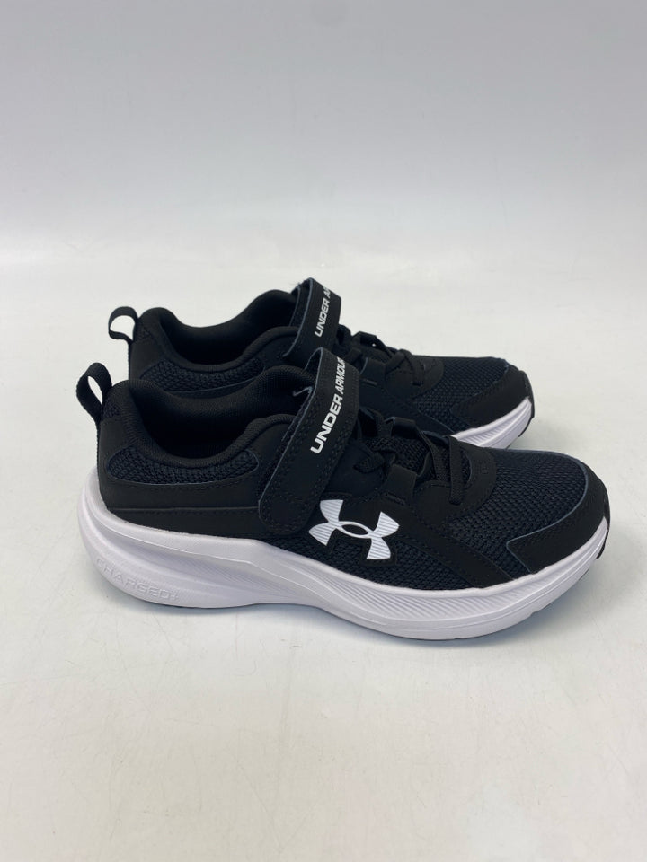 NWOT Under Armour SIZE 2 Black White Boy&