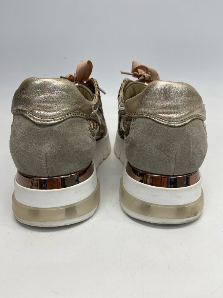 SOFTWAVES  Size 39 Khaki Alma Sneaker