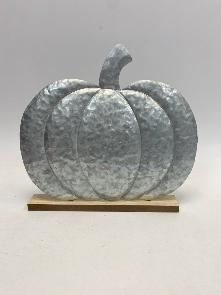 Silver Galvanized Metal Fall