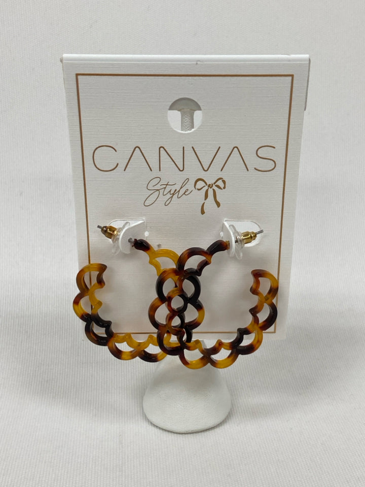 CANVAS Brown Amber Scalloped Earrings
