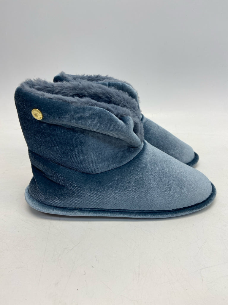 NWOT Dearfoams US Shoe Size 7/8 Blue Slippers