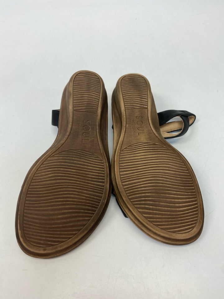 NWOT Naturalizer  Size 7.5 Black Gray Sandals