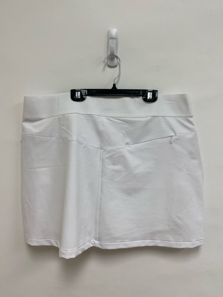NWT Greg Norman Size XL White Ladies Skort