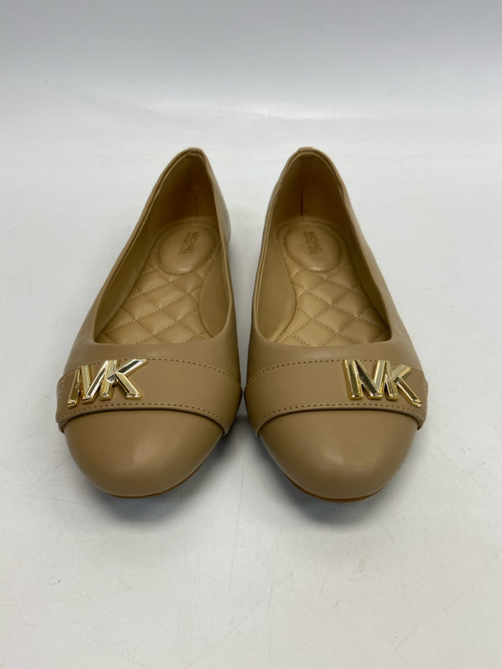 NWOT Michael Kors  Size 9 Tan Gold Logo Flats
