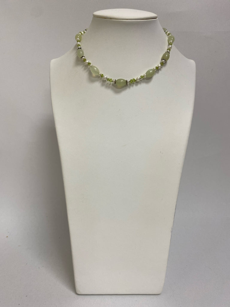 Green Pearl Beaded Necklace
