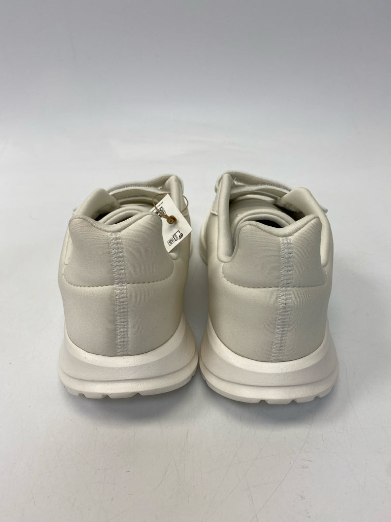 NWT Adidas Size 7 Cream Men&