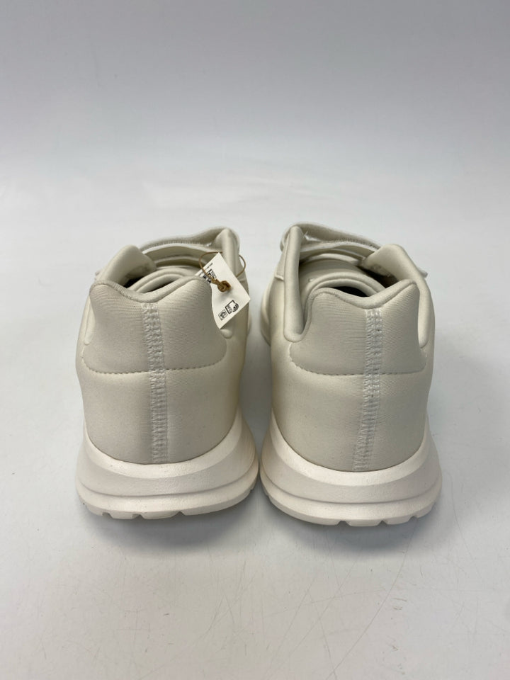 NWT Adidas Size 7 Cream Men&