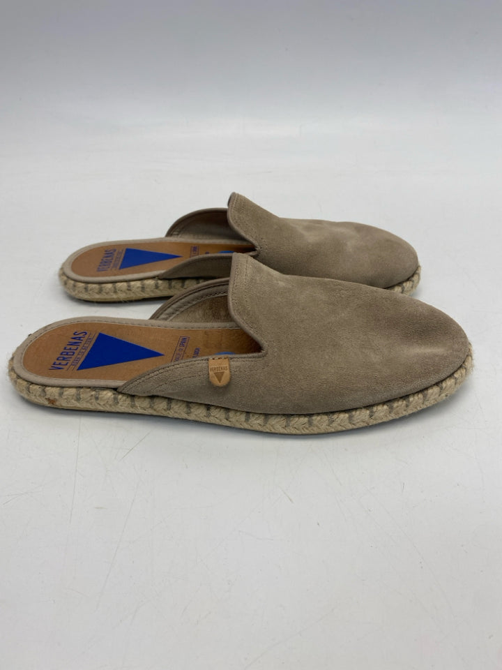 7 Diamonds Clothing Co.  Size 7.5 Tan Sandals