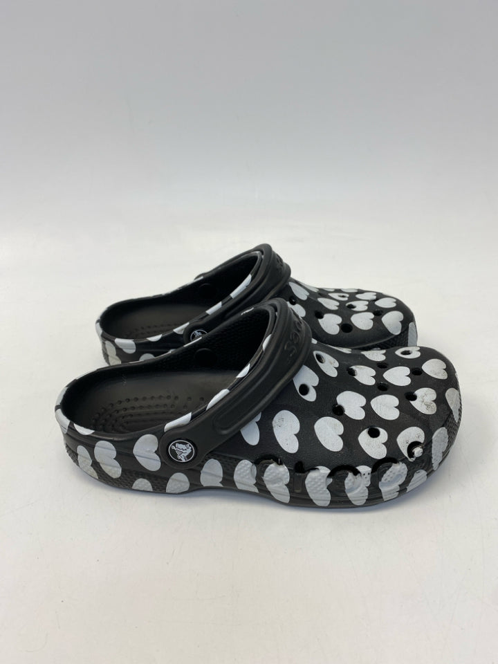 Crocs  Size 6 Black Gray Heart(s) Clogs